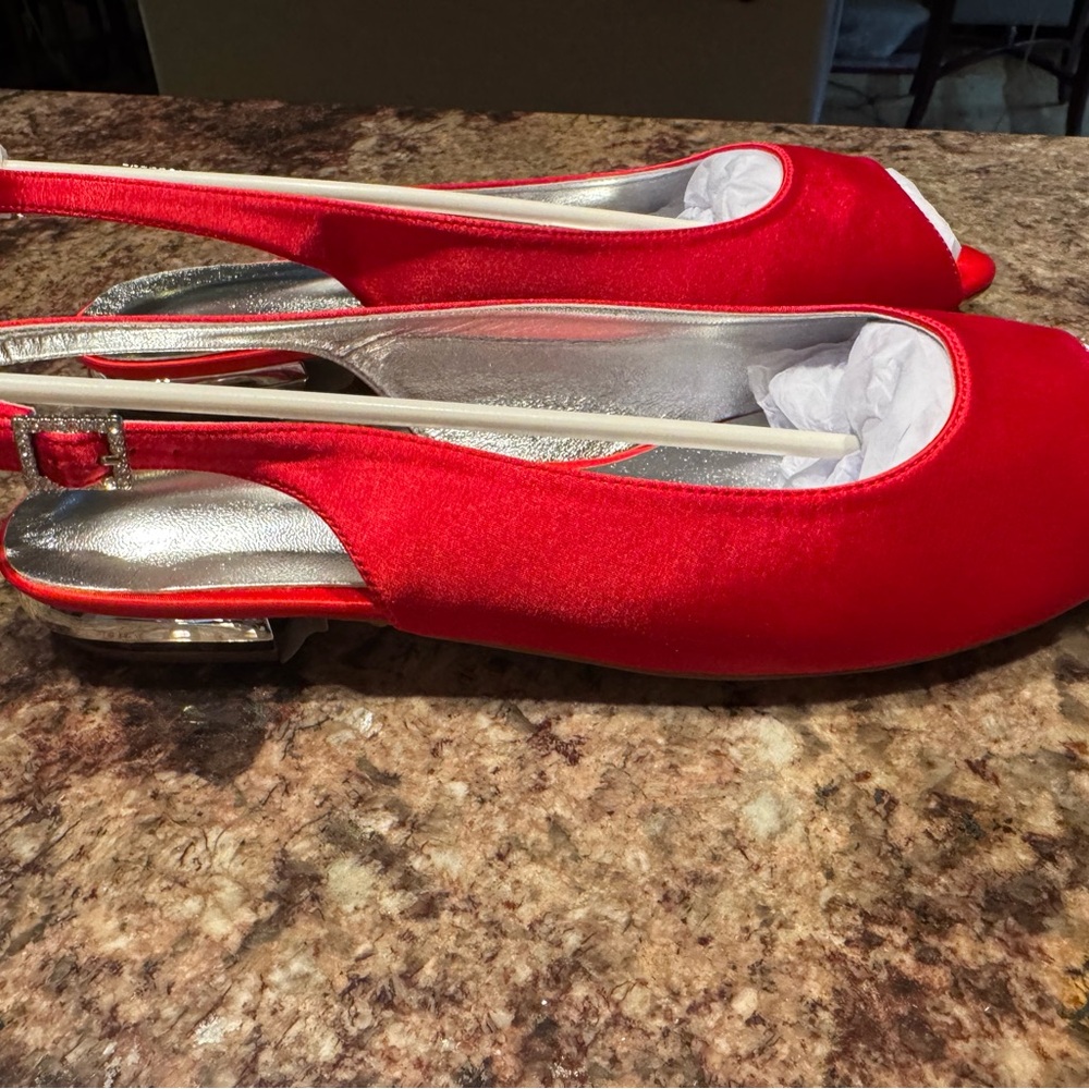 NEW Elegant Red Slingback Flats